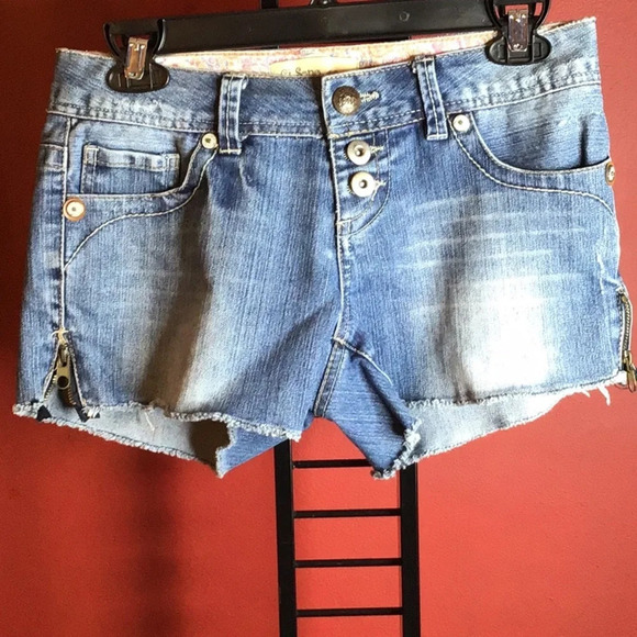 CI SONO JEAN SHORTS SIZE S - Picture 1 of 4